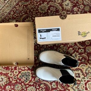 2976 smooth leather platform chelsea boots white